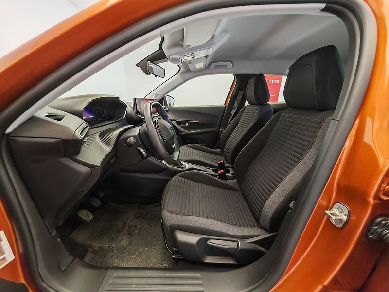Peugeot 2008 1.2 Benzin - fotka 20 z 35