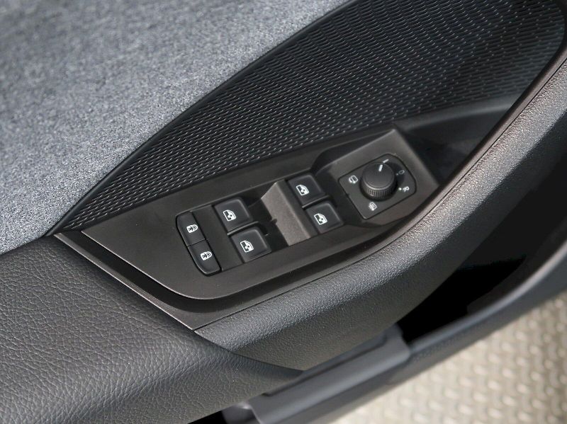 Škoda Octavia (2025) TOP SELECTION 1.5TSI M-HEV 110 - fotka 35 z 38