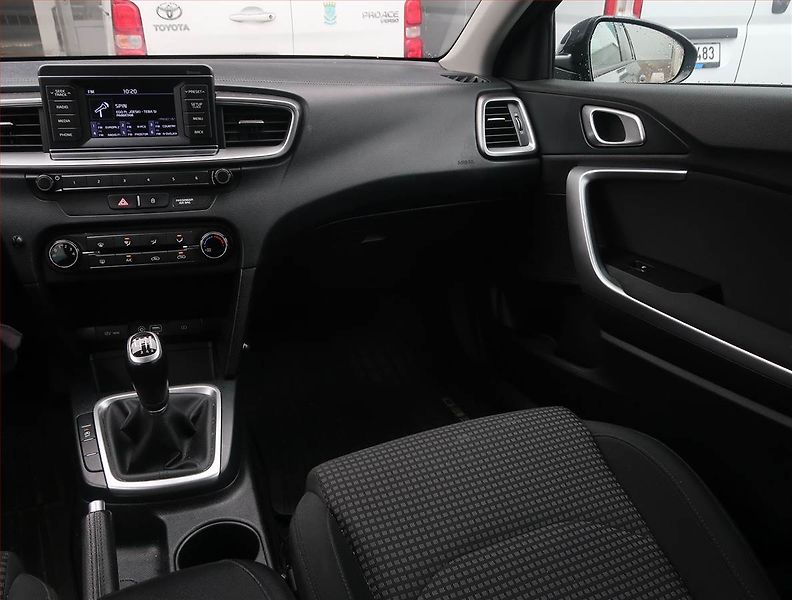 Kia Ceed (2018) 1.6 CRDi, Serv.kniha, Tempomat - fotka 8 z 14