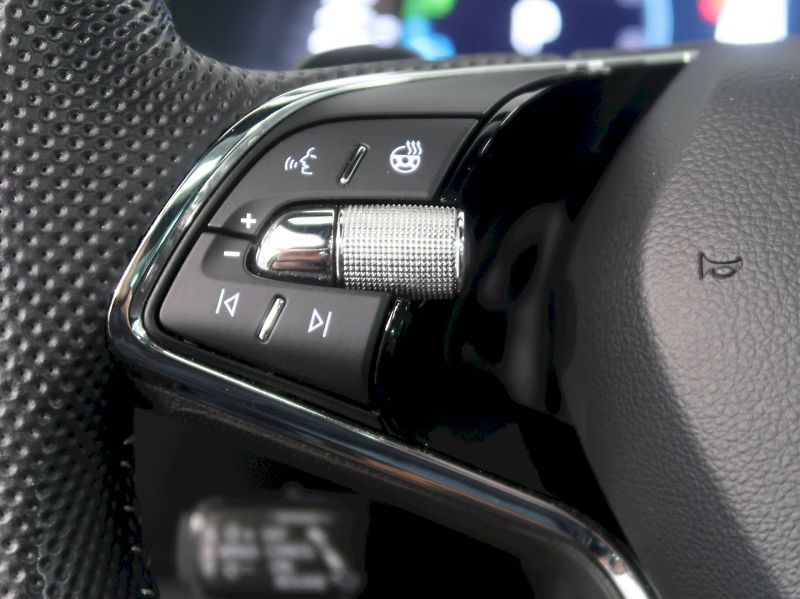 Škoda Superb (2023) iV SPORTLINE 1.4TSI 160KW DSG - fotka 23 z 48