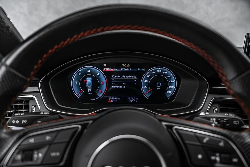 Audi A4 50 TDI quattro S-line - fotka 22 z 24