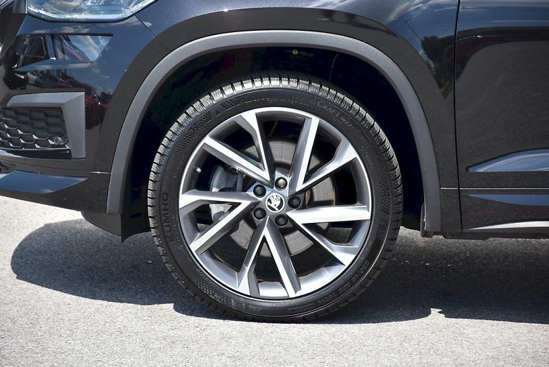 Škoda Kodiaq (2024) Sportline Plus 2.0 TDI 147kW 4 - fotka 35 z 35