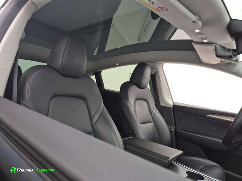 Tesla Model Y (2022) Performance Dual Motor AWD - fotka 7 z 14
