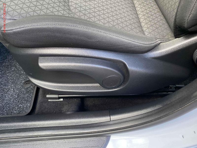 Kia Ceed (2021) 1.5T-GDI, ČR, AC, temp - fotka 14 z 17