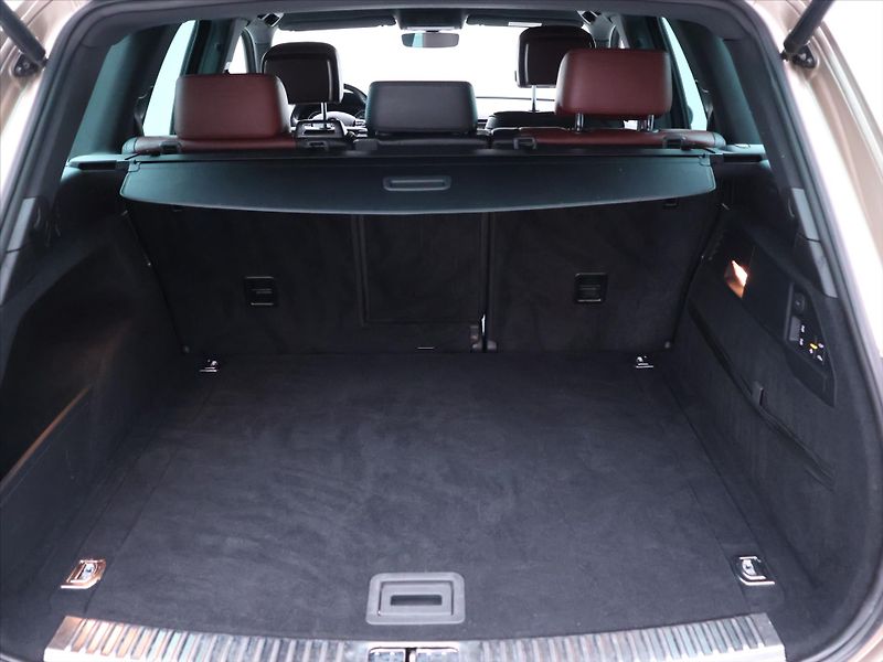 Volkswagen Touareg 3,0 TDI 193kW CZ Masaj DPH - fotka 10 z 36