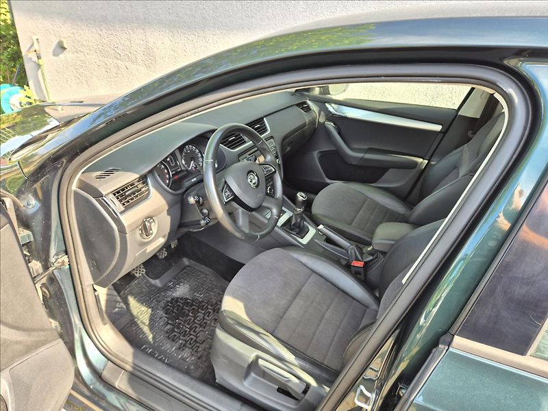 Škoda Octavia 2,0 TDI 110Kw El.Kufr Webasto! - fotka 11 z 30