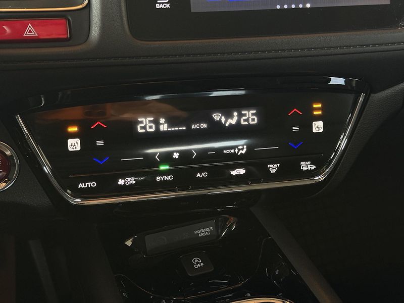 Honda HR-V 1.6 i-DTEC Executive - fotka 13 z 25