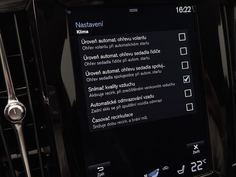 Volvo S90 B5 AWD MOMENTUM PRO  - fotka 37 z 45