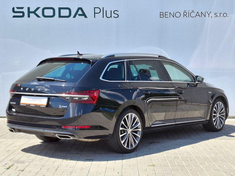 Škoda Superb (2024) Combi L&K DSG 4x4 2,0TSi 206kW - fotka 2 z 35