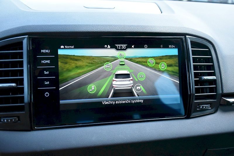 Škoda Karoq (2023) Sportline Exclusive 1.5 TSI 11 - fotka 20 z 35