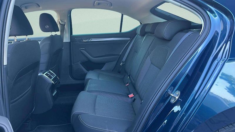 Škoda Superb Style 2,0TDI 110kW DSG/P6466 - fotka 7 z 28
