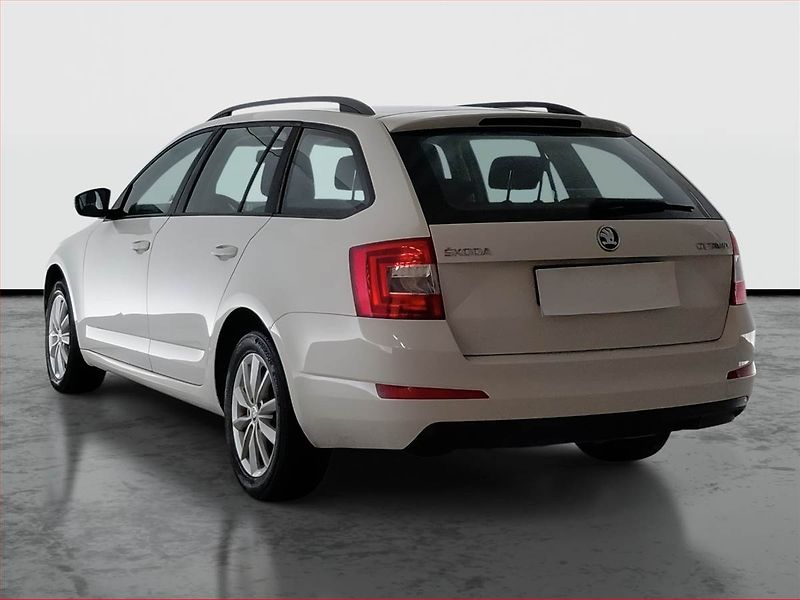 Škoda Octavia (2013) Ambition 2.0 TDI, Serv.kniha - fotka 4 z 16