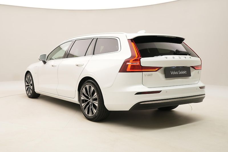 Volvo V60 T6 AWD RECHARGE REZERVACE - fotka 10 z 54