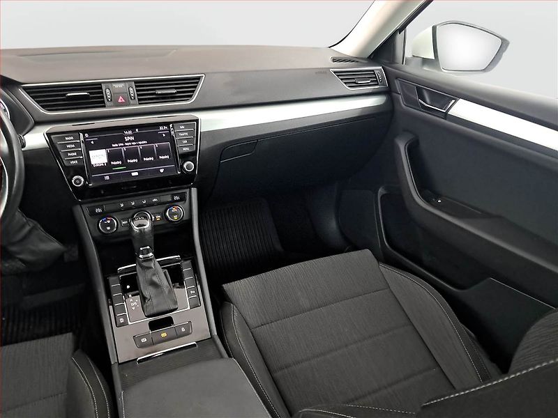 Škoda Superb (2017) Ambition 2.0 TDI, Automat - fotka 8 z 24