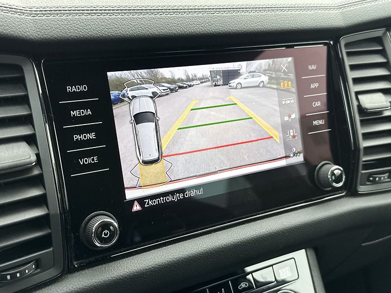 Škoda Kodiaq (2023) 2.0 TSI 4x4 DSG Sportline - fotka 12 z 36