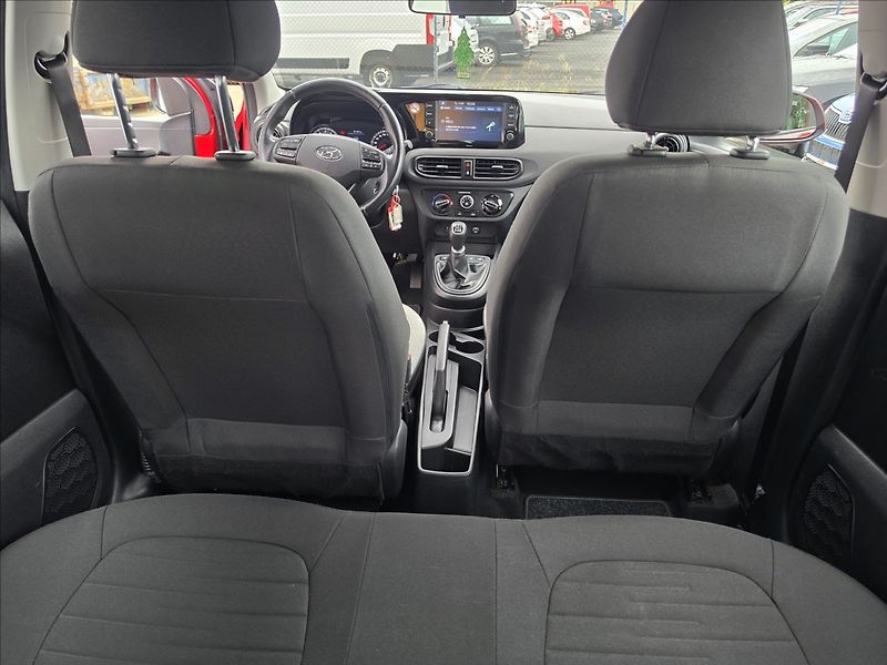 Hyundai i10 1,0 49KW vyhř. volat + sedadla - fotka 25 z 41