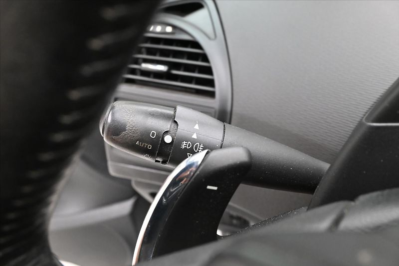 Citroën C4 Picasso 1,6 HDi 80 kW KLIMA Tažné - fotka 22 z 27