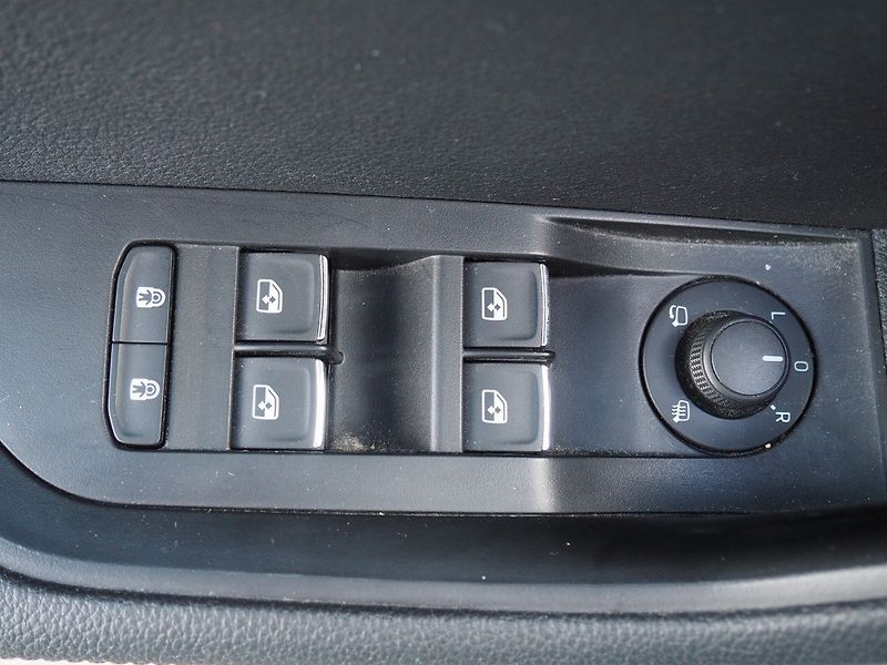 Škoda Superb (2021) 1.4 iV Hybrid L&K DSG Webasto - fotka 23 z 48