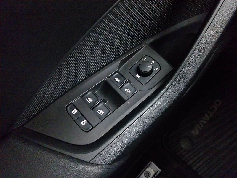 Škoda Octavia (2022) Ambition 2.0 TDI - fotka 17 z 20