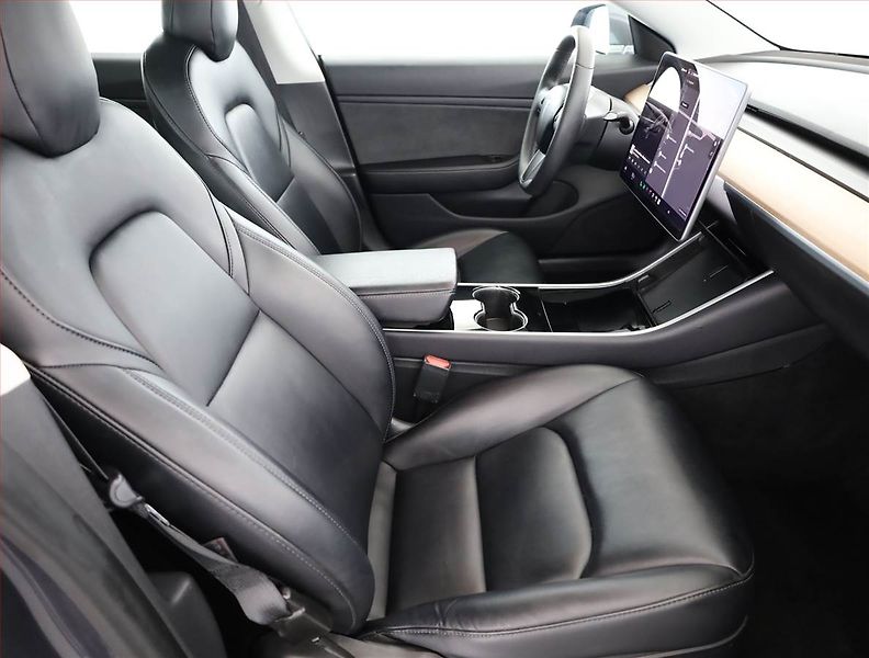 Tesla Model 3 (2019) Long Range 4WD 78kWh, SoH 85% - fotka 7 z 22