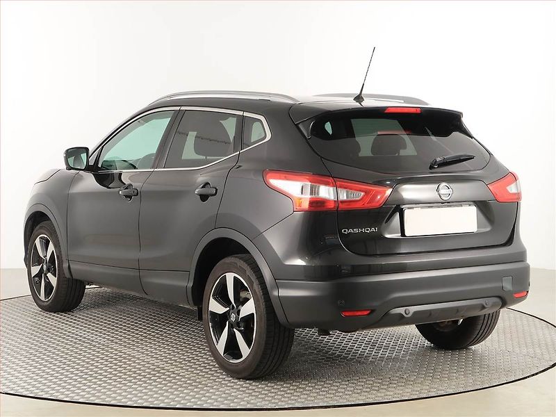 Nissan Qashqai (2014) 1.5 dCi, Serv.kniha, Navi - fotka 4 z 17