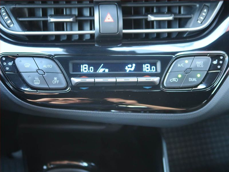 Toyota C-HR (2019) 1.8 Hybrid - fotka 17 z 18