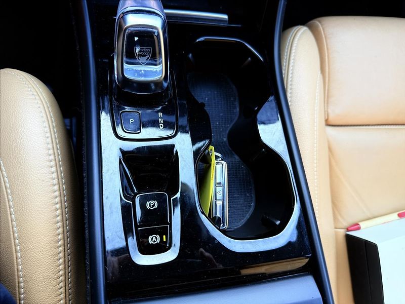 Volvo XC40 2,0 T4 Inscription AWD - fotka 18 z 31