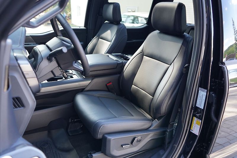 Ford F-150 (2026) Lariat 5,0 298 kW - fotka 17 z 56