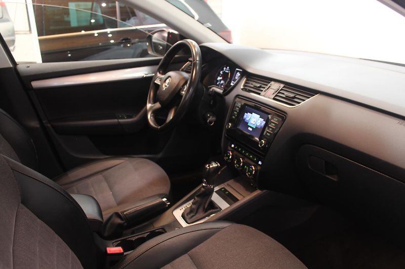Škoda Octavia (2014) 1.2TSI DSG Elegance  - fotka 18 z 29