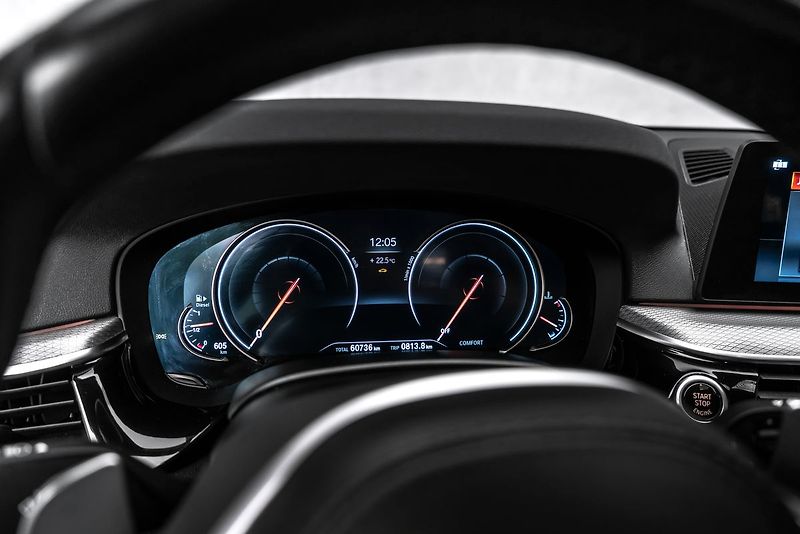 BMW Řada 5 540d Touring xDrive M Sport - fotka 21 z 23