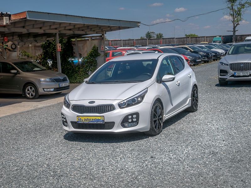 Kia Ceed (2017) GT Line 1.6D 100KW MAT – NAVI - fotka 1 z 50