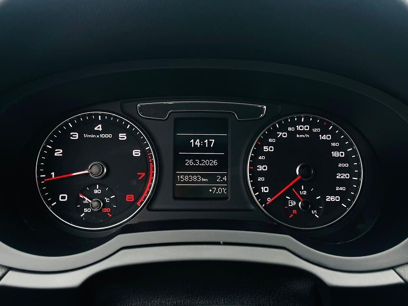 Audi Q3 1.4TFSI MAN SERVISKA TAŽNÉ - fotka 36 z 39