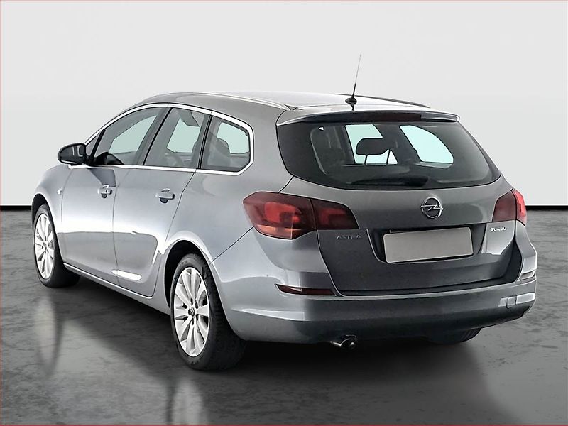 Opel Astra (2011) Cosmo 1.4 T, ČR,1.maj - fotka 4 z 14