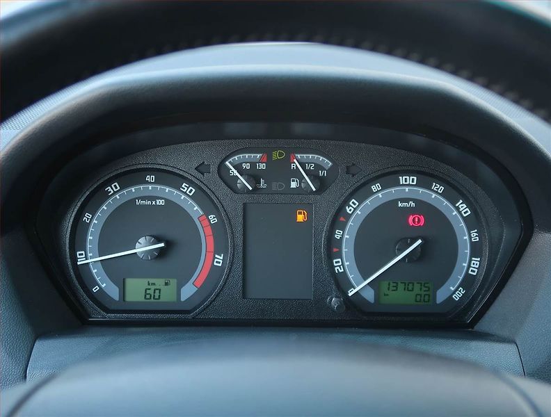 Škoda Fabia (2006) 1.2 12V, Serv.kniha, po STK - fotka 11 z 18