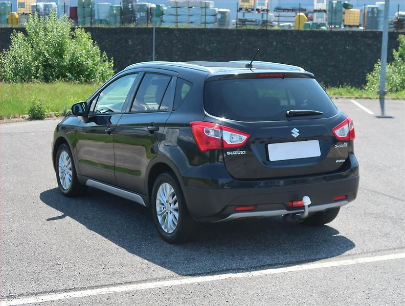 Suzuki SX4 S-Cross (2014) Elegance 1.6 VVT AllGrip, 4X4 - fotka 4 z 13