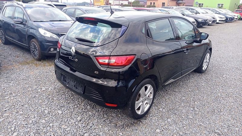 Renault Clio (2016) - fotka 10 z 32