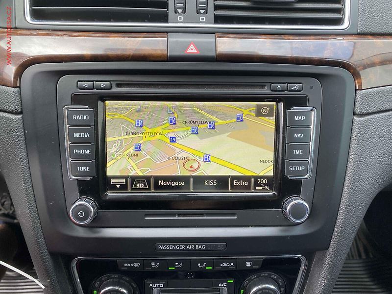 Škoda Superb (2015) 1.6 TDi, Elegance, kůže - fotka 16 z 17