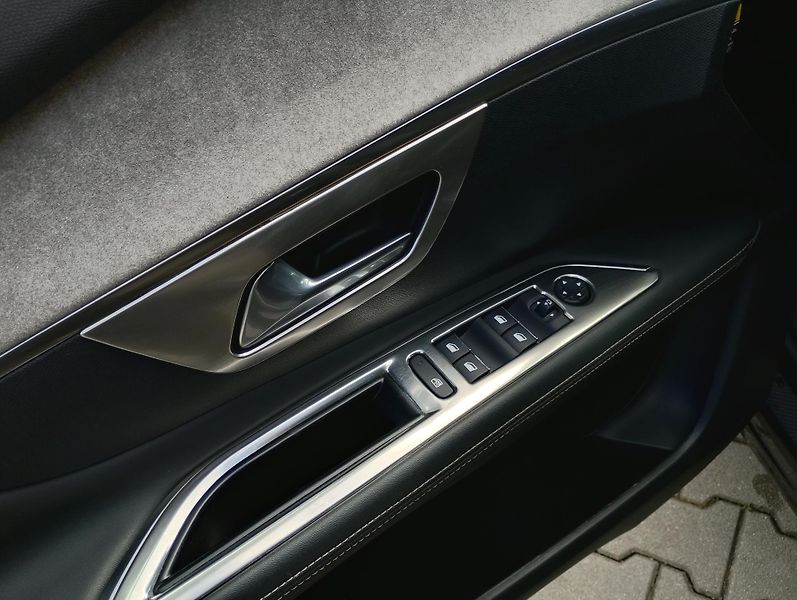 Peugeot 3008 (2021) GT 1.5 BlueHDi 130 S&S EAT8 - fotka 23 z 26