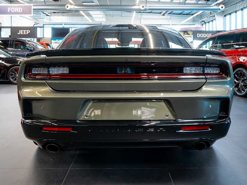 Dodge Charger (2026) 3.0 Scat Pack 4D AWD 550HP - fotka 3 z 36