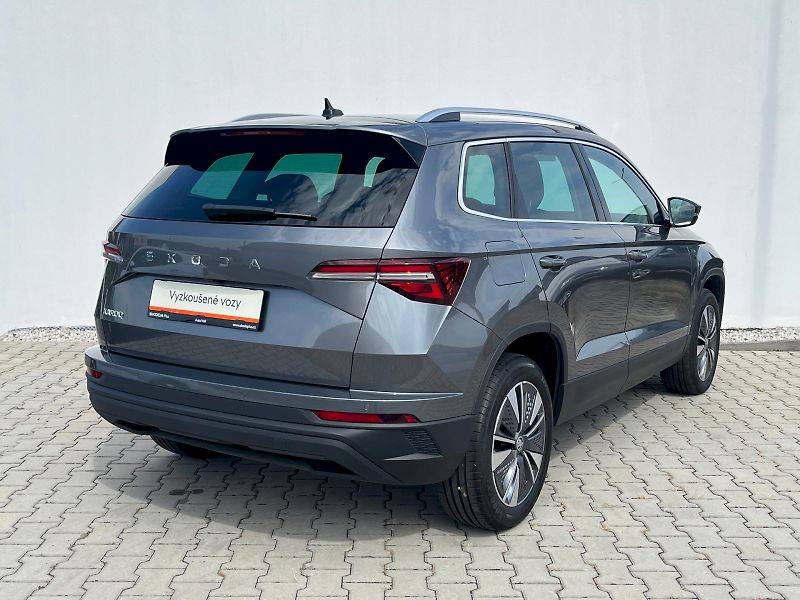 Škoda Karoq (2025) Drive 1,5TSI / 110kW M6F - fotka 2 z 29