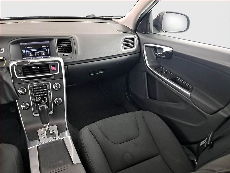 Volvo V60 (2011) D3 2.0, Automat, po STK - fotka 8 z 17