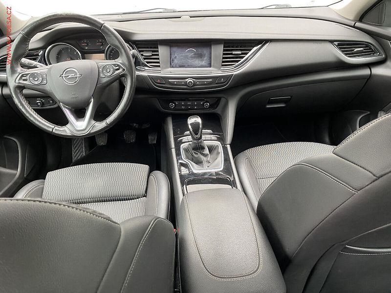 Opel Insignia (2018) 1.6 CDTi, ČR, LED - fotka 8 z 18