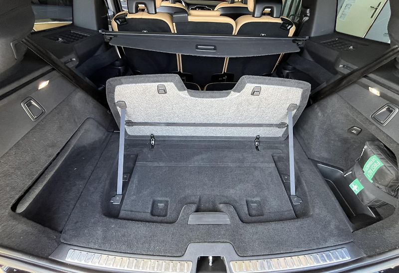 Volvo XC90 D5 AWD VENT // REZERVACE - fotka 24 z 58