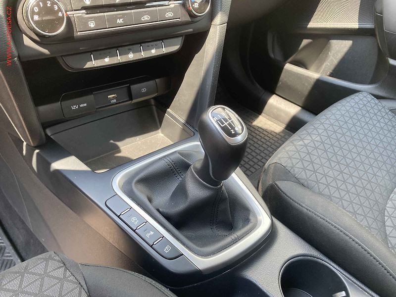 Kia Ceed (2022) 1.5 T-GDi SW, 1.maj,ČR, Spin - fotka 16 z 18