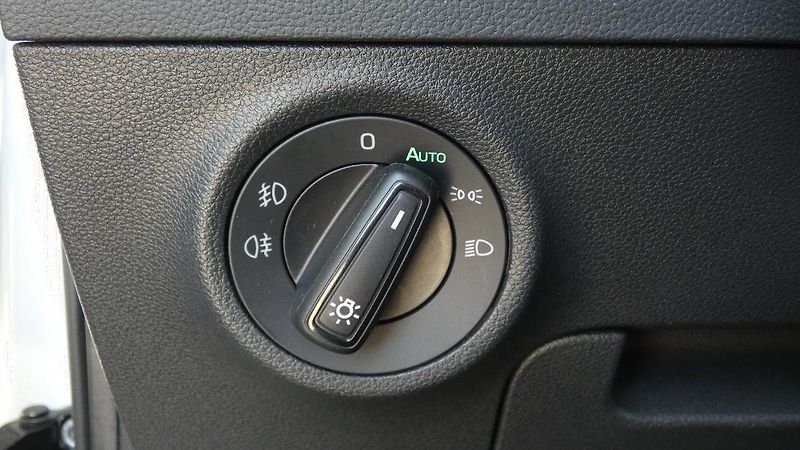 Škoda Karoq 1,5 TSI DSG Ambition - fotka 10 z 23