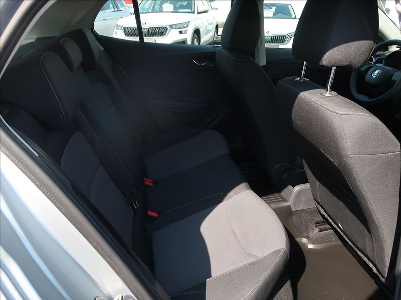 Škoda Fabia 1,0 TSi,70kW,1majČR,Serv.kn. - fotka 18 z 25