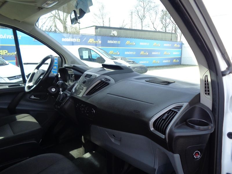 Ford Transit Custom 2,0 TDCI  L1H1 8MÍST BUS KLIMA - fotka 20 z 41