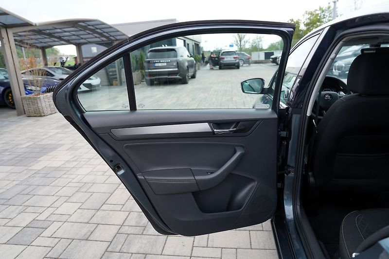 Škoda Rapid 1.0 TSI 95 PS Style/Al/LED/ČR - fotka 16 z 34
