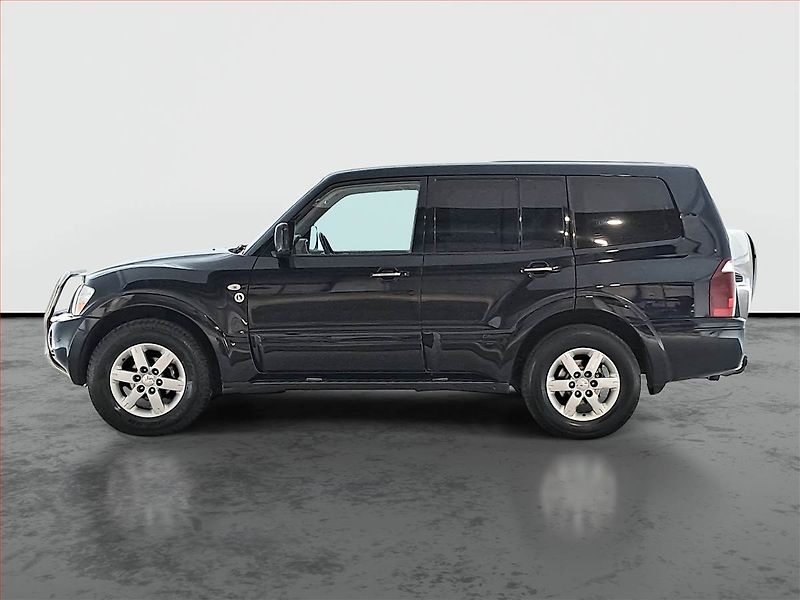 Mitsubishi Pajero (2006) 3.2 DI-D, Automat, 7 míst - fotka 3 z 20