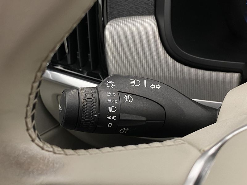 Volvo V90 D5 AWD INSCRIPTION AUT CZ - fotka 21 z 50
